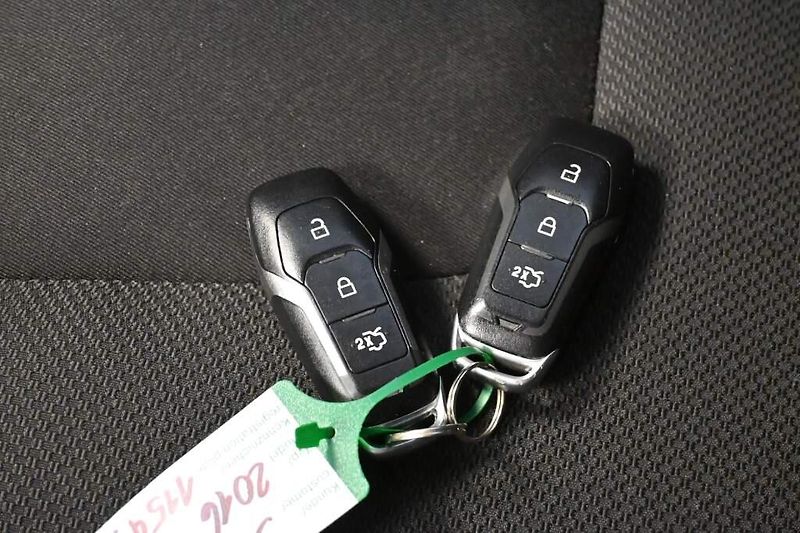 Ford S-MAX (2016) 2.0 132 KW Titanium LED Tažné - fotka 28 z 31