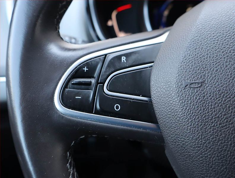 Renault Espace (2015) 1.6 dCi, 7 míst, Kůže, Navi - fotka 18 z 31