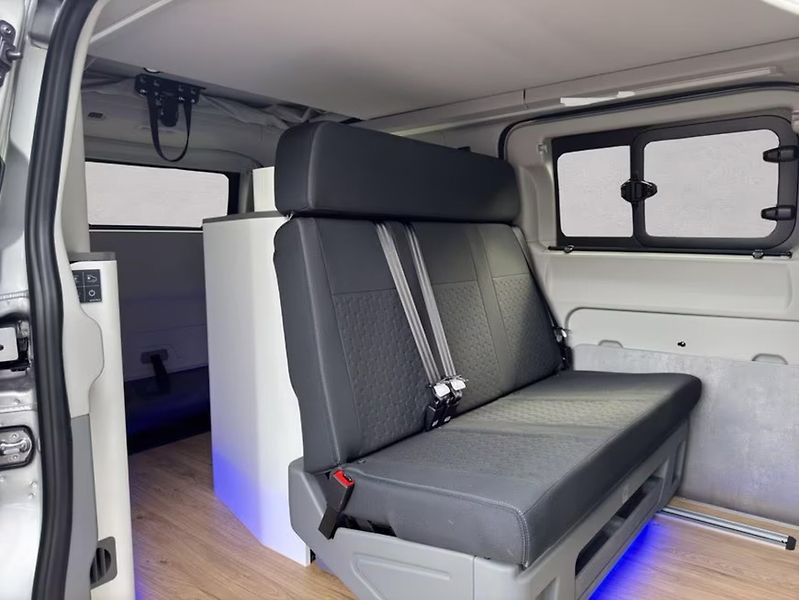 Ford Tourneo Custom Nugget Titanium 320 L1 Manual - fotka 16 z 17