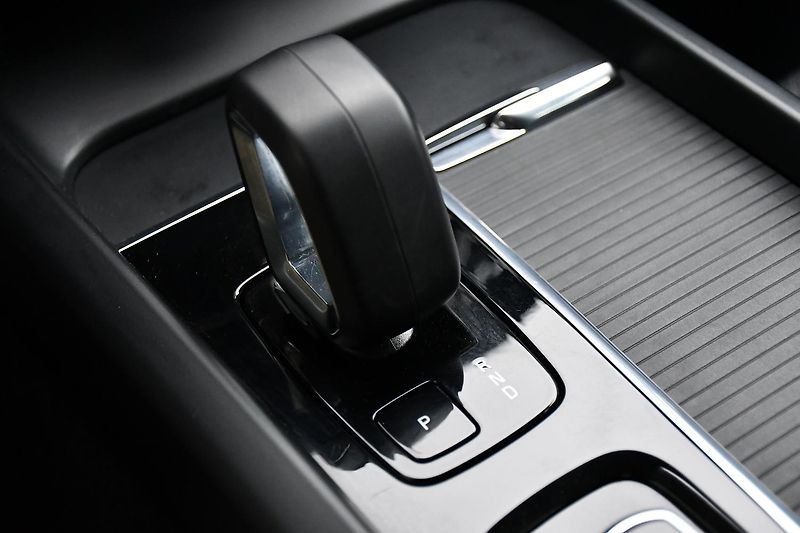 Volvo V60 2.0B4 LED NAV TAŽNÉ - fotka 42 z 49