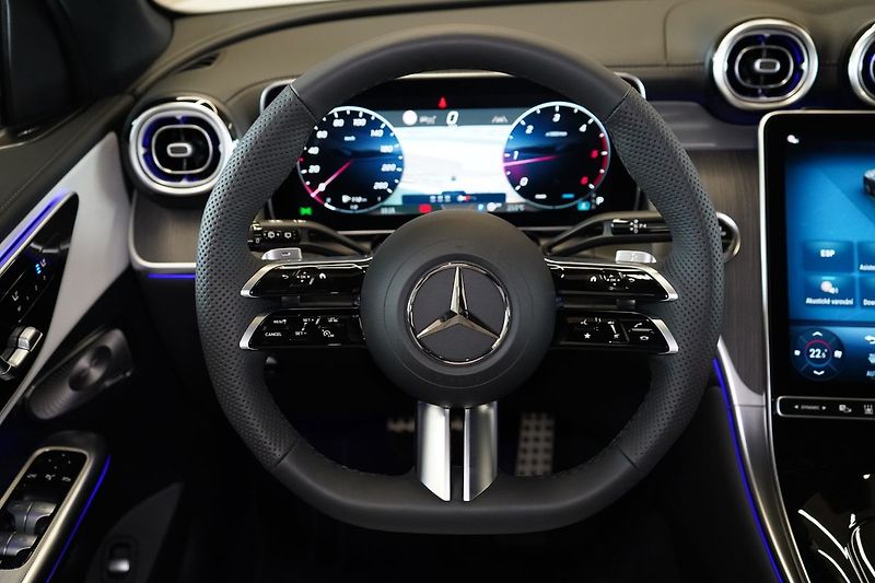 Mercedes-Benz GLC 220d 4M AMG, Nezávislé, Tažné - fotka 22 z 50