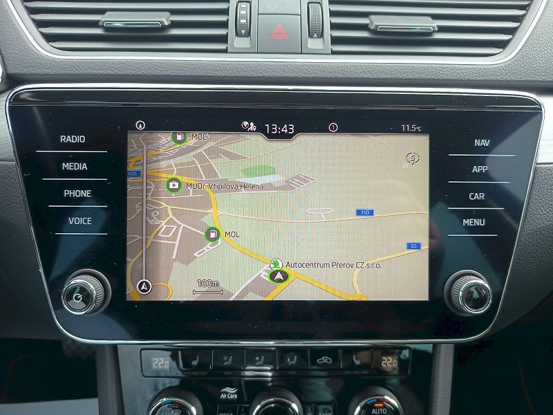 Škoda Superb (2022) 2.0TDI 110kW DSG COMFORT PLUS - fotka 23 z 35