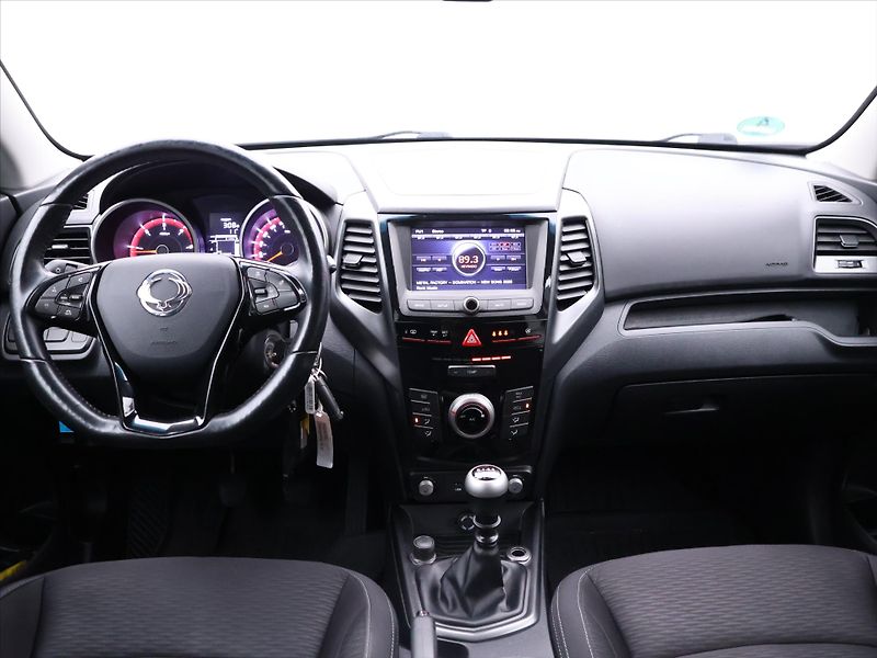 SsangYong XLV 1,6 e-XDi 85kW Klima 1.Maj - fotka 24 z 31