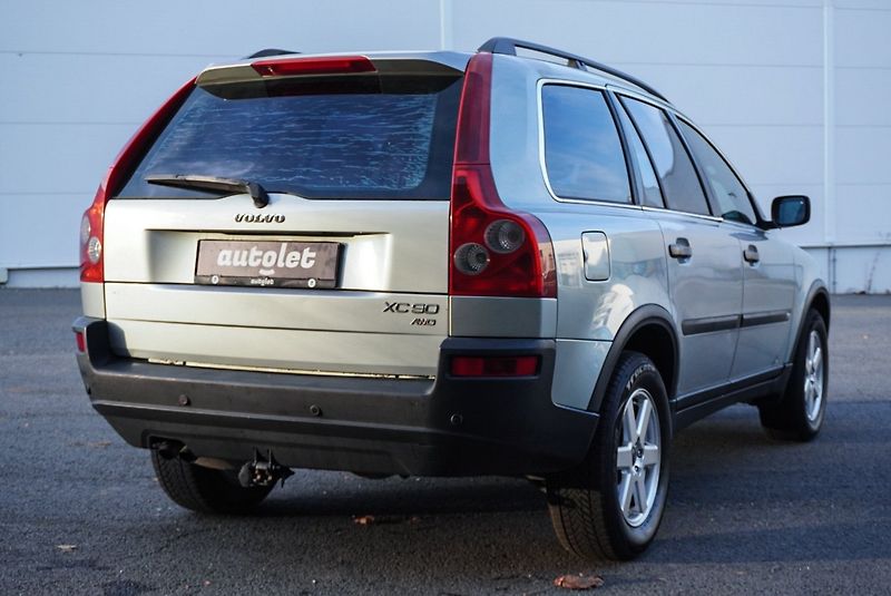 Volvo XC90 2,4D D5 EXECUTIVE AWD 120KW - fotka 10 z 22
