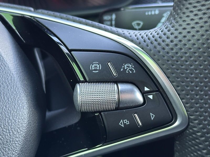 Škoda Kamiq 1.0TSi Monte Carlo 116PS Matri - fotka 21 z 46