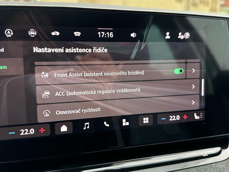 Škoda Octavia Combi 1,5 TSI 110kW DSG - fotka 20 z 24