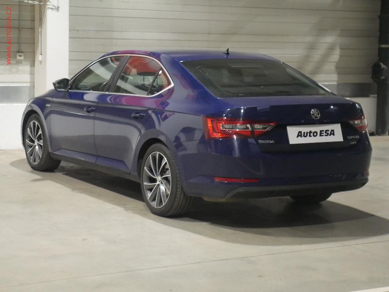 Škoda Superb (2015) 2.0 TDi 4x4, ČR, L&K, DSG - fotka 6 z 23