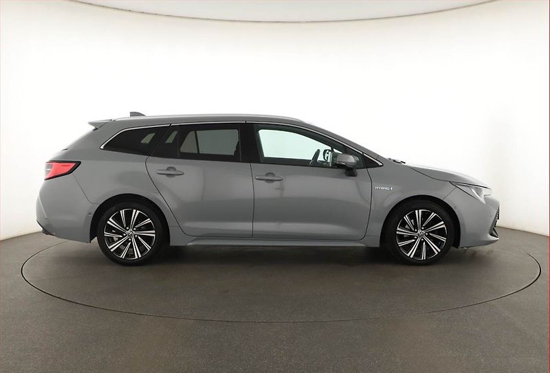 Toyota Corolla (2021) 2.0 Hybrid, Automat - fotka 6 z 16