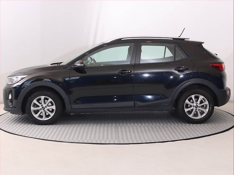 Kia Stonic (2018) 1.25 CVVT, Xenony, Tempomat - fotka 3 z 18