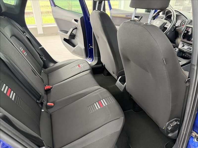 Seat Arona 1,0 i, FR Edition,tažné,temp. - fotka 27 z 34