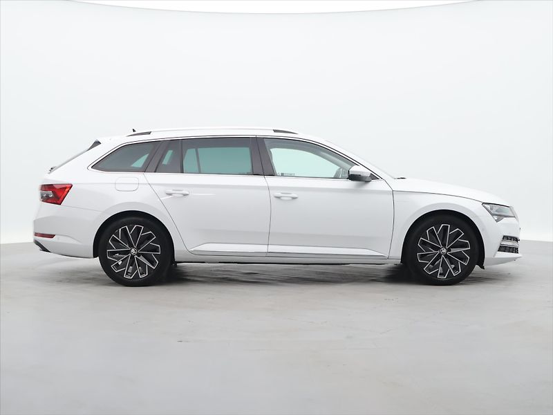 Škoda Superb 2,0 TDI 147kW DSG 4x4 L&K DPH - fotka 8 z 44
