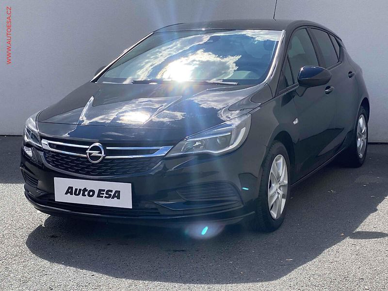 Opel Astra (2018) 1.4T, Navi, +kola - fotka 3 z 20
