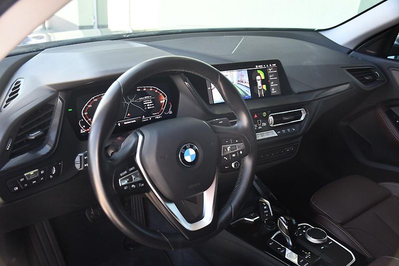 BMW Řada 2 218d NAVI KAMERA 1.M ČR - fotka 15 z 41