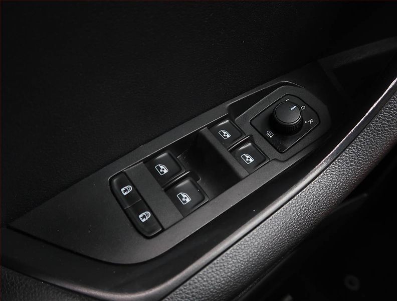 Škoda Karoq (2020) Ambition 1.0 TSI, Serv.kniha - fotka 20 z 20
