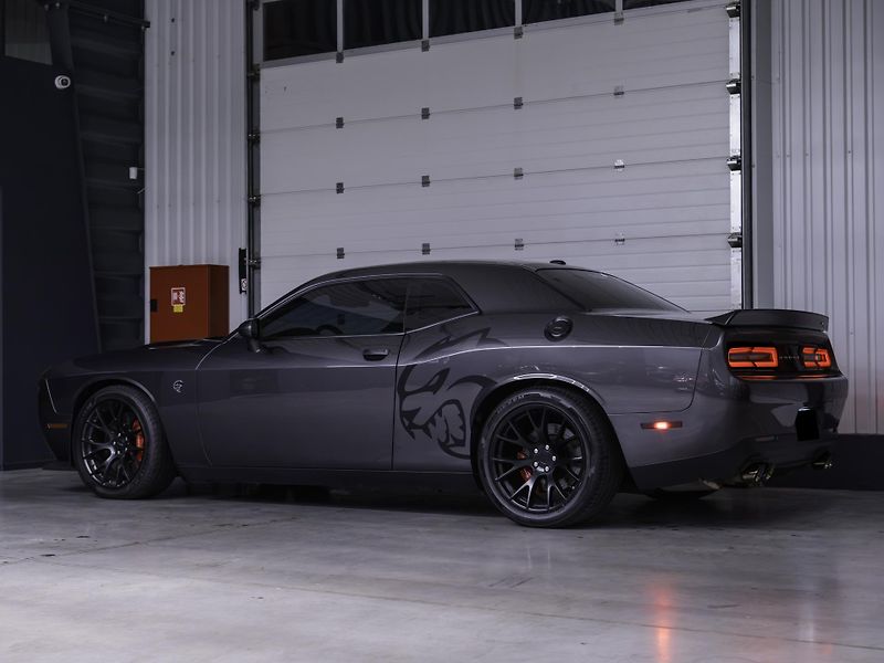 Dodge Challenger SRT HELLCAT 6.2 V8 | 527 kW  - fotka 13 z 56