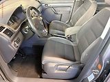 Volkswagen Touran (2011) 1.6 TDI, autoAC - náhled 9