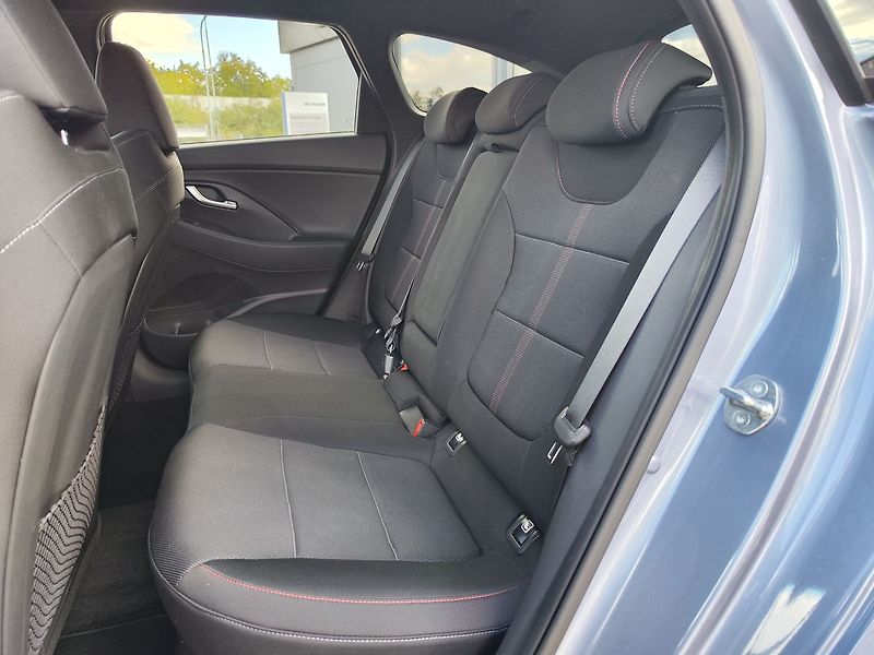 Hyundai i30 1.5 T-GDI/103kW N-Line DCT - fotka 13 z 34