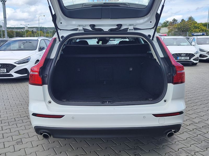 Volvo V60 B3 2.0/120kW Momentum Aut. - fotka 9 z 28