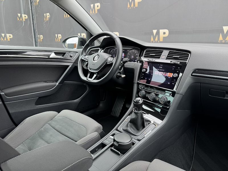 Volkswagen Golf (2017) 2.0TDi MAN Highline+, DPH, ACC - fotka 12 z 49