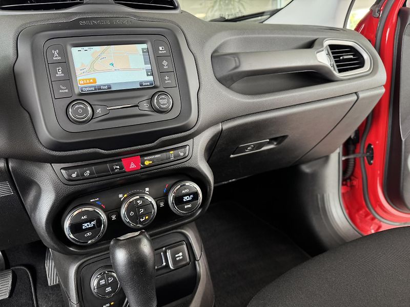 Jeep Renegade 2,0M-Jet 4WD*AUT*KeyLess*Navi - fotka 18 z 32