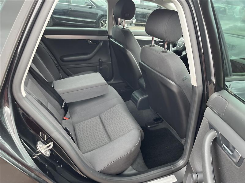 Audi A4 Avant 2,0 TDi 103 KW AUTOMAT K - fotka 12 z 36