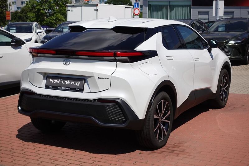 Toyota C-HR 2,0 PHEV Plug-in Style - fotka 4 z 33