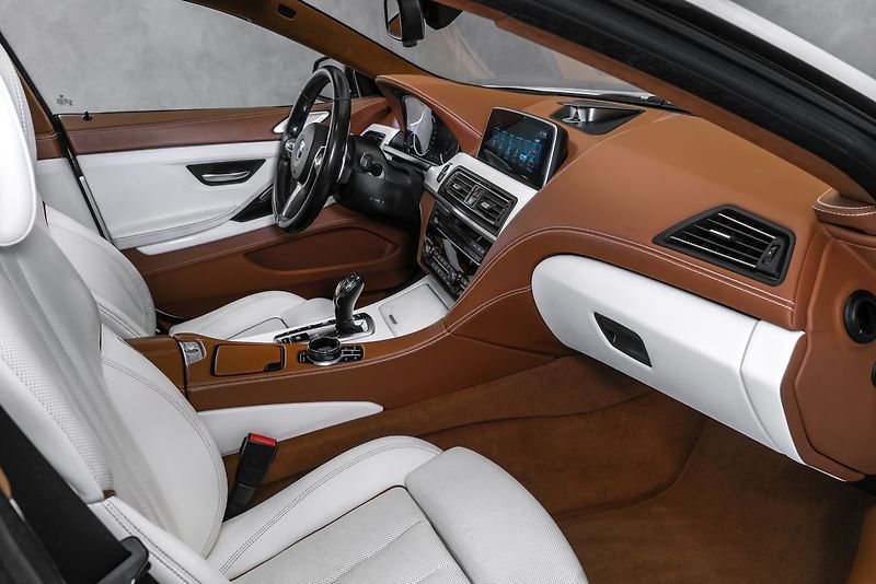 BMW Řada 6 i xD Gran Coupé Individuál - fotka 13 z 27