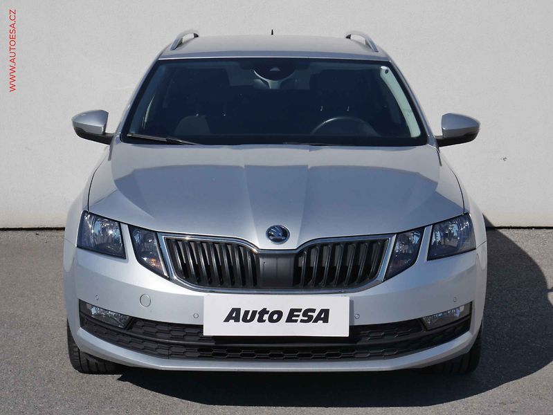 Škoda Octavia (2018) 1.6 TDi, Ambition, DSG, navi - fotka 2 z 24