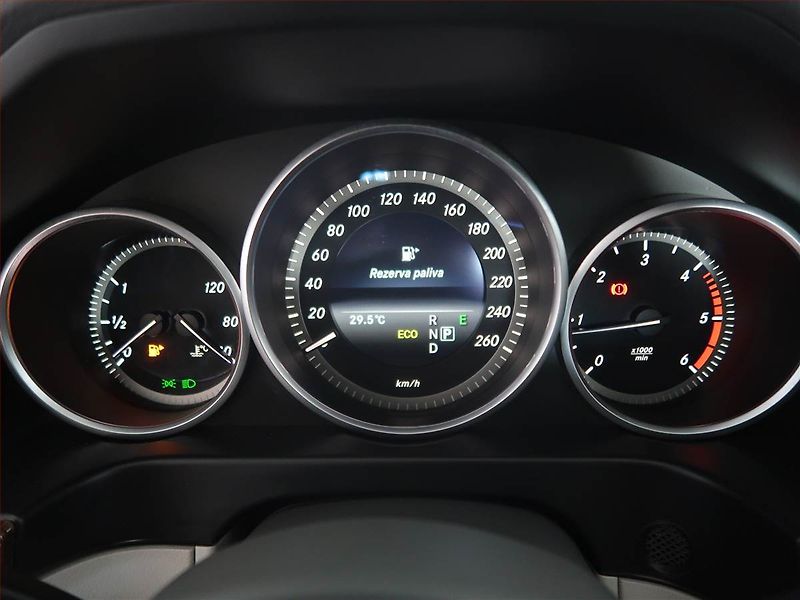 Mercedes-Benz Třídy E (2015) E 220 BlueTEC, Automat - fotka 11 z 14