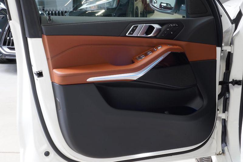 BMW X7 Xdrive40d,Mpaket,ČR,DPH,Tažné - fotka 23 z 44