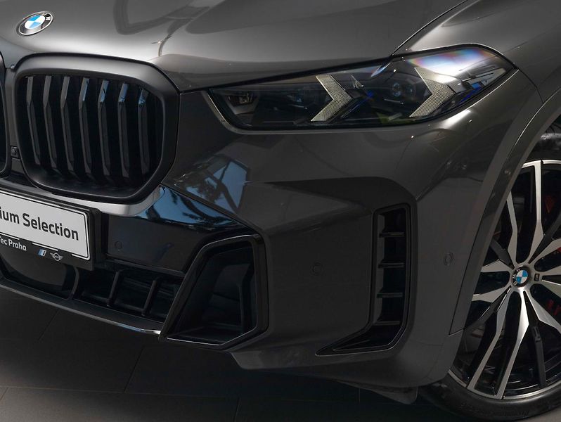 BMW X5 xDrive30d - fotka 7 z 22