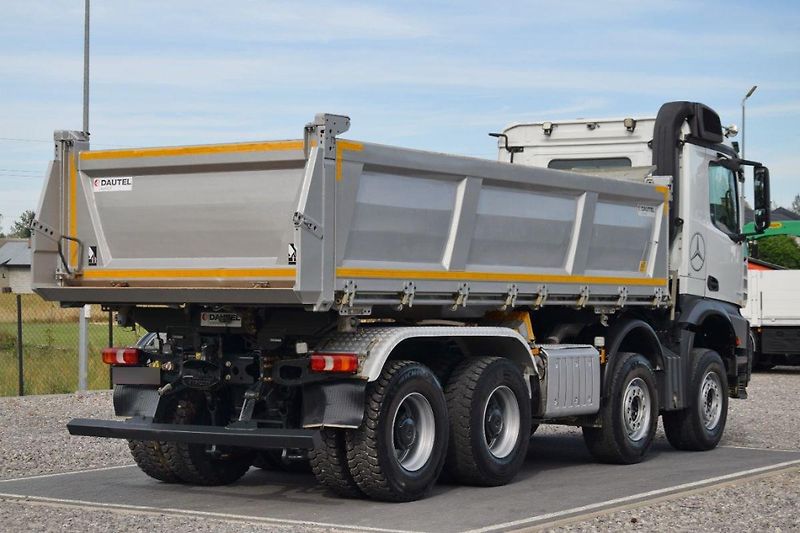 Mercedes-Benz (2018) Arocs 3252 8x4 Bordmatik  - fotka 5 z 27