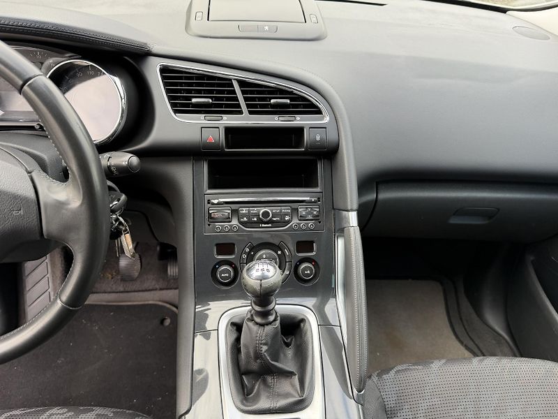 Peugeot 3008 1.6 HDI - fotka 17 z 24