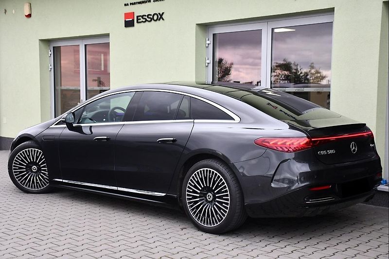 Mercedes-Benz EQS 580 4M AMG HYPERSCREEN 99%SoH - fotka 3 z 46