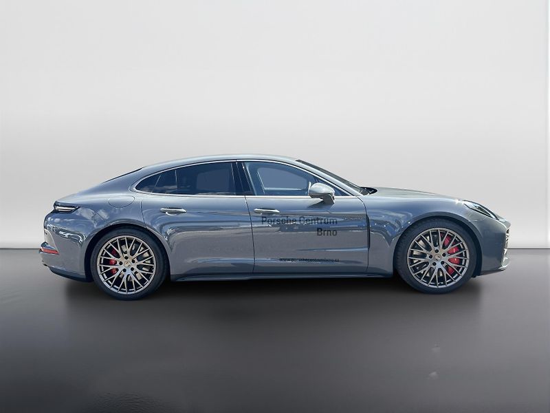 Porsche Panamera (2025) Turbo E-Hybrid - fotka 6 z 30