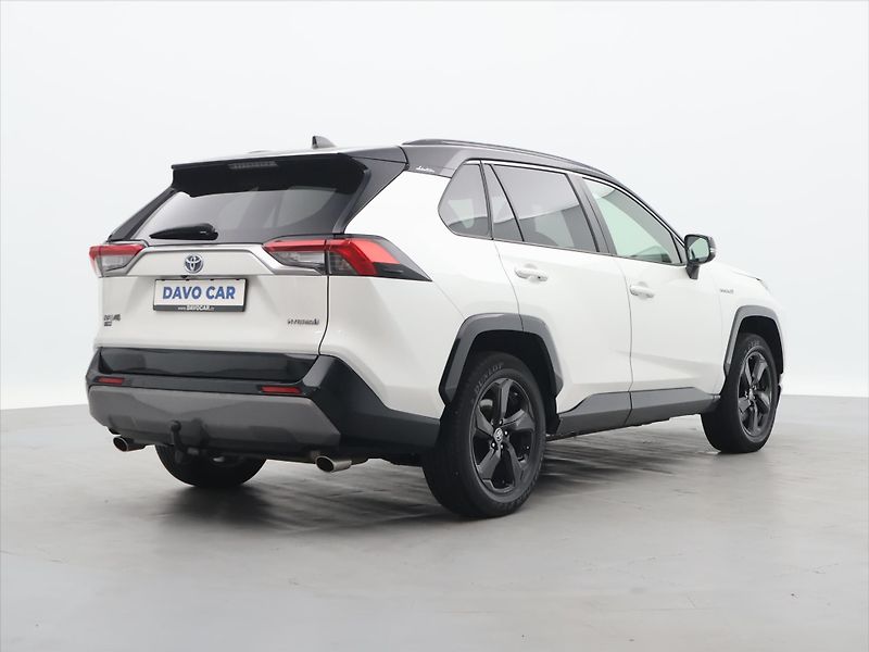 Toyota RAV4 2,5 e-CVT 131kW Selection 4WD - fotka 7 z 34