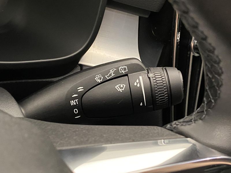 Volvo XC40 (2026) B3 AUT DARK PLUS - fotka 31 z 60