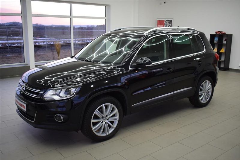 Volkswagen Tiguan 2,0 TDi, Sport&Style,DSG,Xen, - fotka 1 z 37