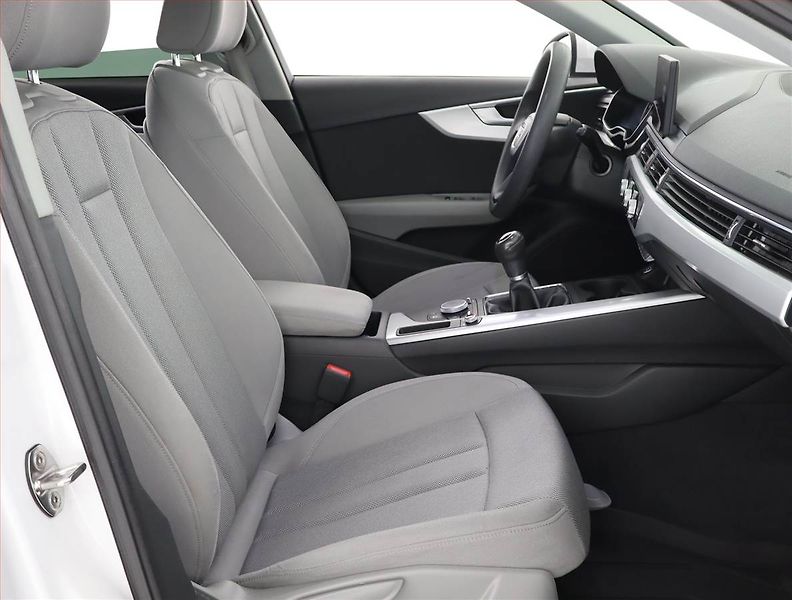 Audi A4 (2017) 2.0 TDI, Serv.kniha, Navi - fotka 9 z 25