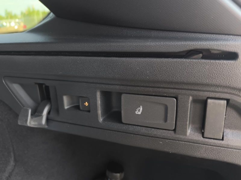Škoda Superb 2.0 TDi 4x4 Sportline - fotka 22 z 27