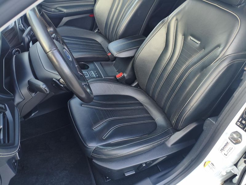 Ford Focus (2018) 2,0 Tdci 110Kw Vignale 8AT - fotka 13 z 38