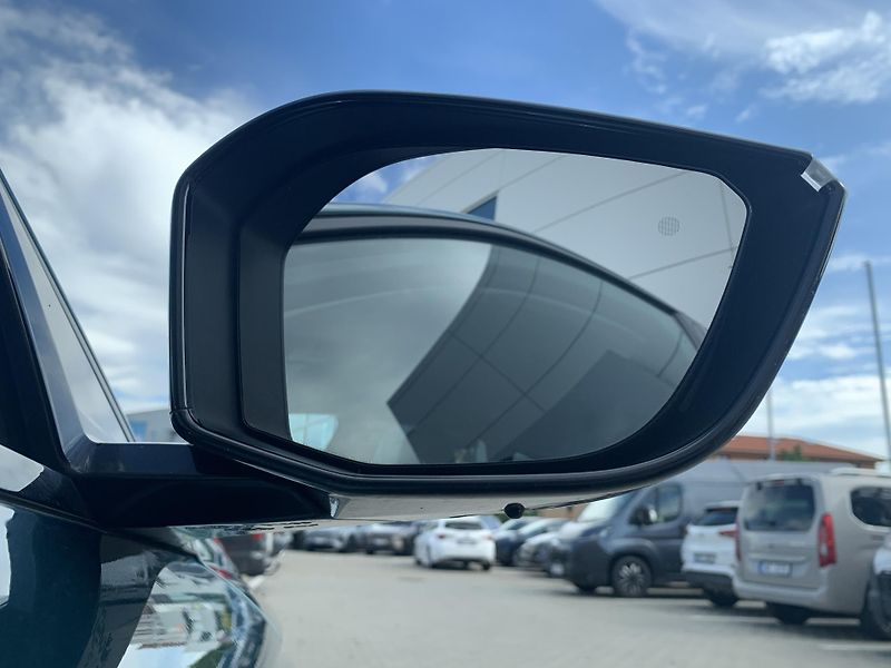 Peugeot 308 SW e-ALLURE PACK PHEV 1.6 AT8 - fotka 30 z 31