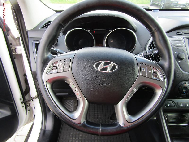 Hyundai ix35 (2014) 2.0 CRDi 4WD, ČR, servis - fotka 13 z 23