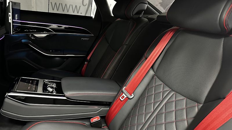 Audi S8 TOP STAV - fotka 27 z 51