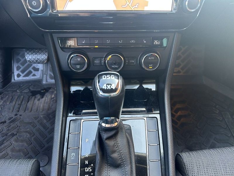 Škoda Superb 2.0 TDi 140kW 4x4 serviska - fotka 14 z 29