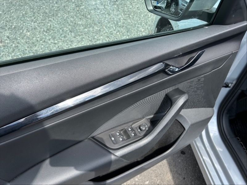 Škoda Octavia 2,0 TDI Ambition 4x4 DSG - fotka 11 z 11