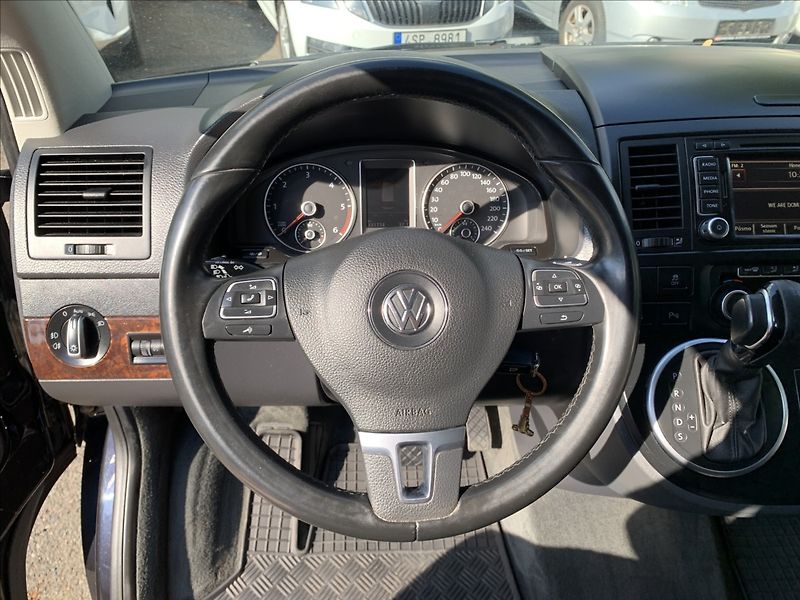Volkswagen Multivan 2,0 TDI DSG HIGHLINE - fotka 10 z 22