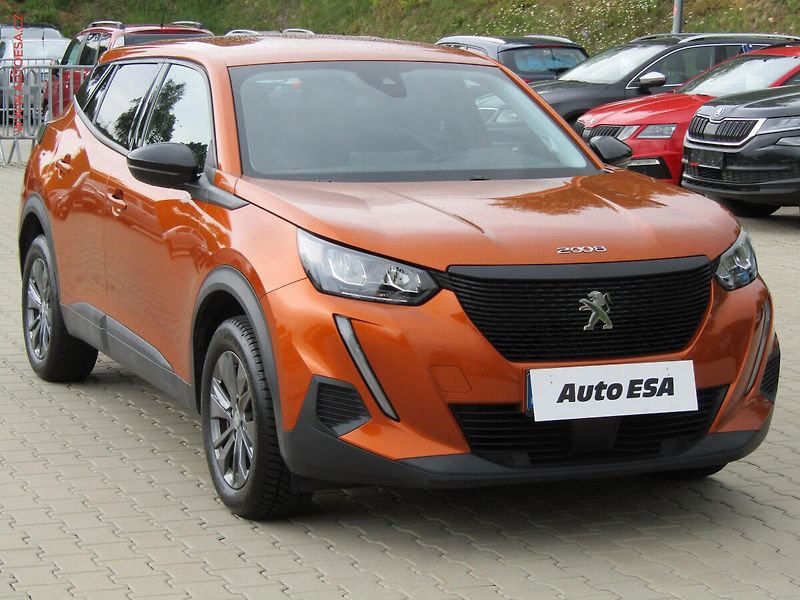 Peugeot 2008 (2022) 1.2PT, ČR, LED, park.čidla - fotografie inzerátu