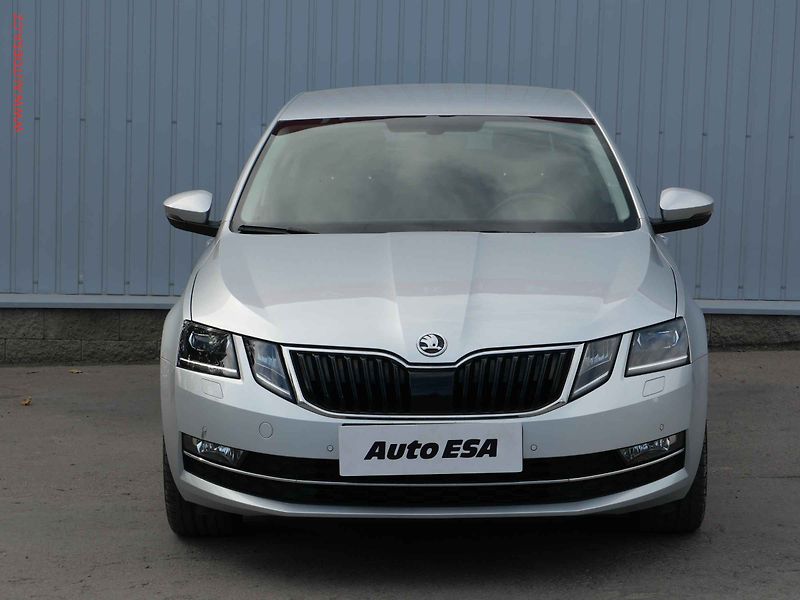 Škoda Octavia (2018) 1.4 TSI, ČR, Style - fotka 2 z 25