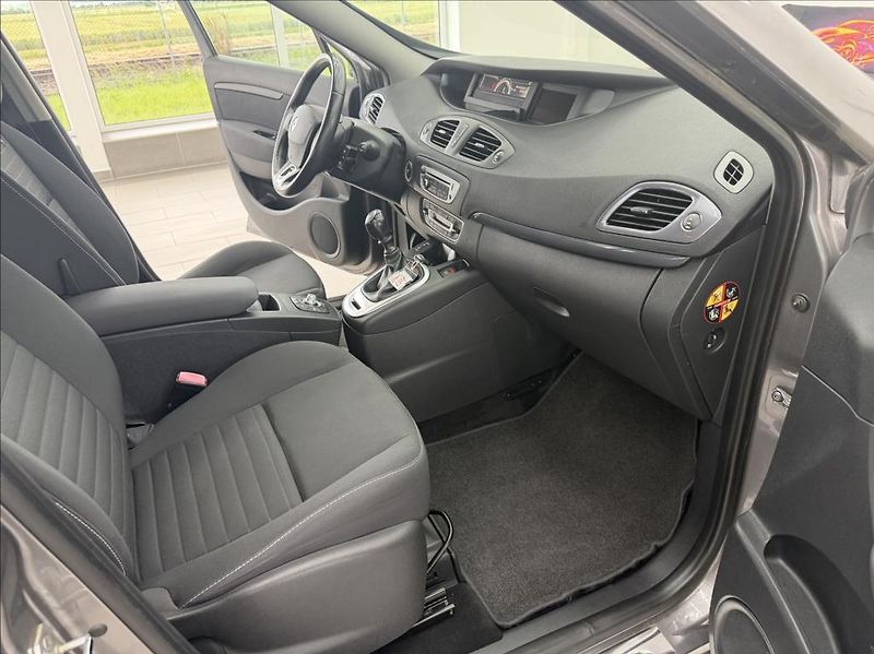 Renault Grand Scénic 1,5 dCi,NAVIGACE,digi.klima,TZ - fotka 11 z 27